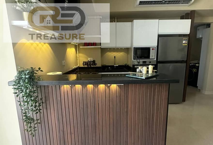 7 e139cde7-2d76-4b5a-83f1-9a92a252e6cf. jpg