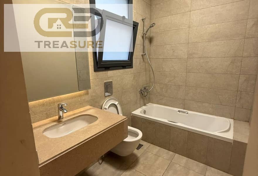 4 dc439637-b1f3-4448-b25f-1a5105d4c6db. jpg