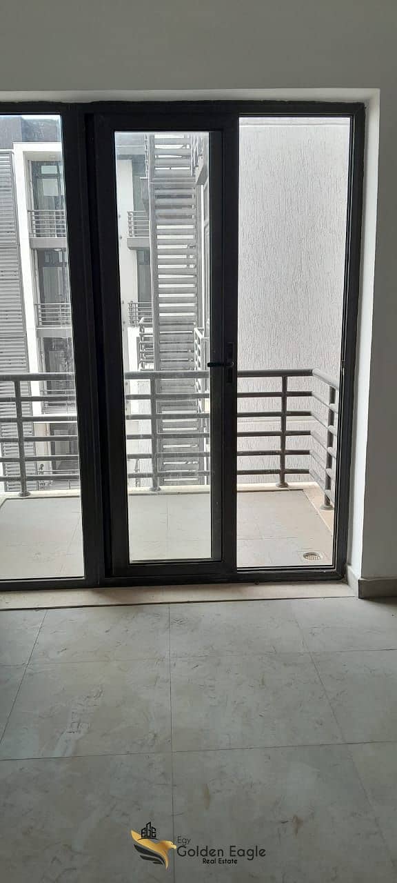 15 d3c7f3e1-cf12-4f2d-bed8-2c7e36422e8b. jpg