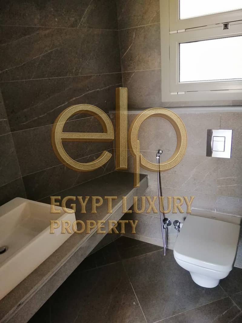 12 PHOTO-2025-11-25-14-45-47 (1). jpg