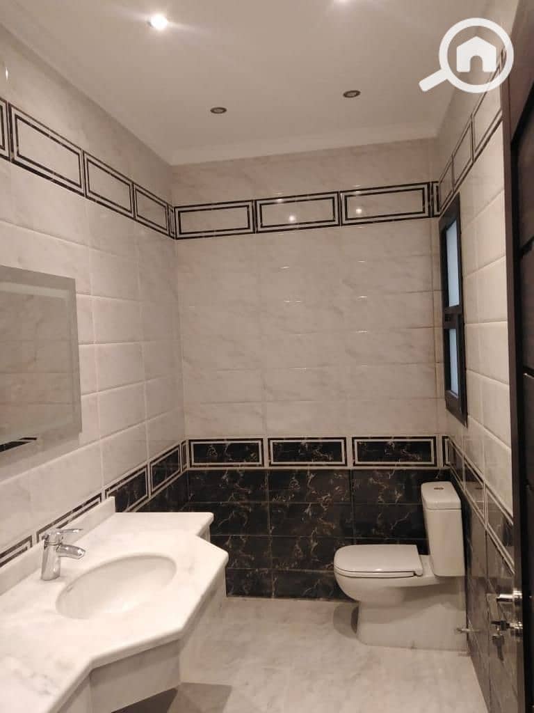 10 455318a9-99bf-4efc-85a6-9e406a3b3c42. jpg