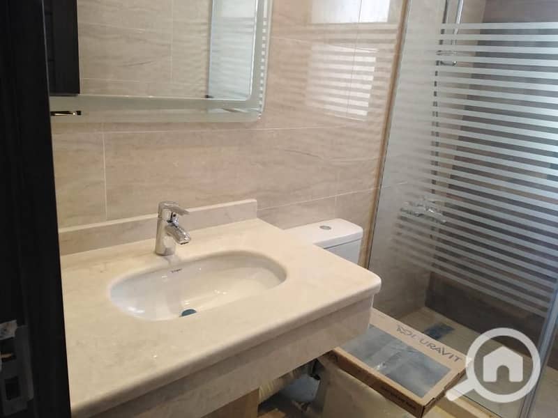 13 b56ec2a3-e5c1-4b1f-8f98-68fc7a005d89. jpg