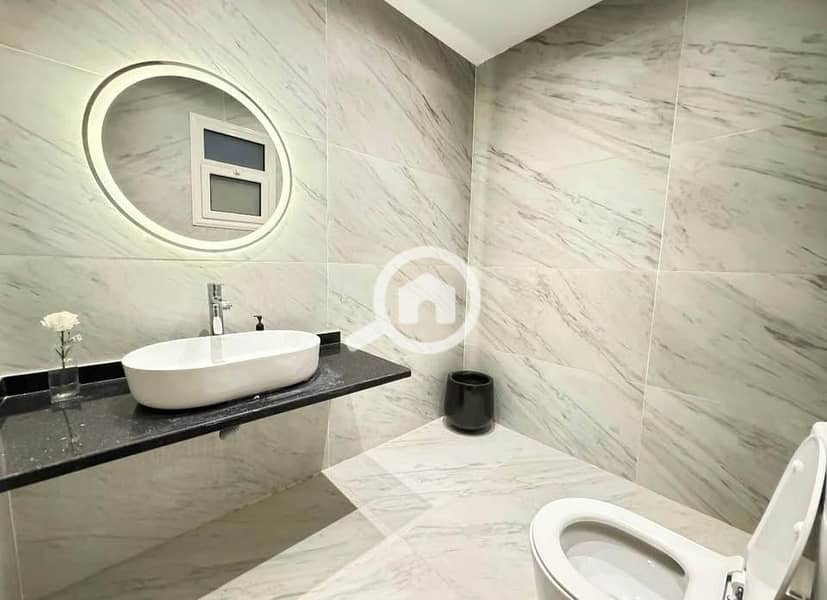 8 587293111_1544182776616761_9072207864178196809_n. jpg