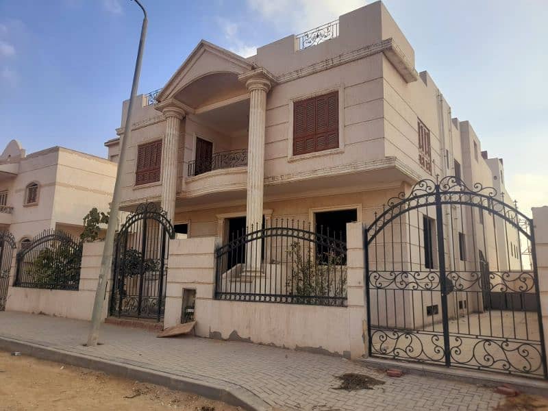 فيلا فاخرة للبيع من المالك مباشرة - بدر الحي المتميز فيلات