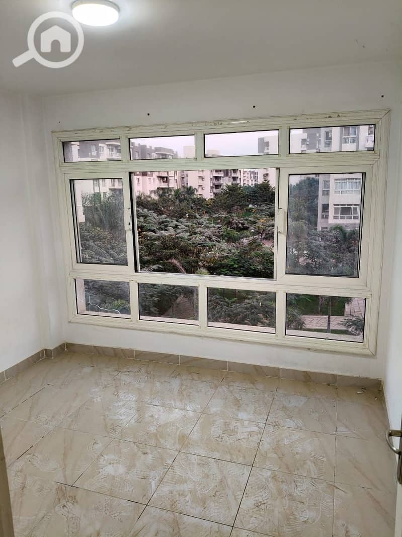 2 2b8f54e2-fc33-4717-9c49-c7a74b9c53e7. jpeg