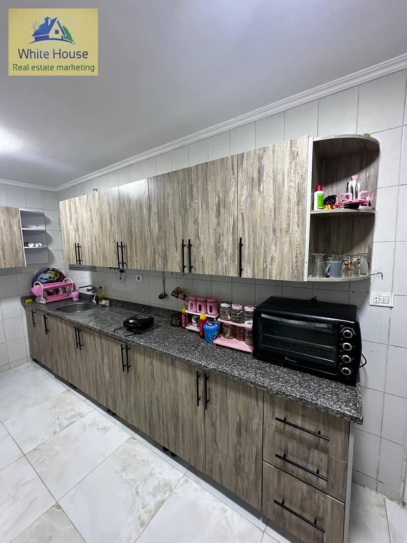 4 9c445674-0ad7-410c-9a2c-2d05d8063119. jpg