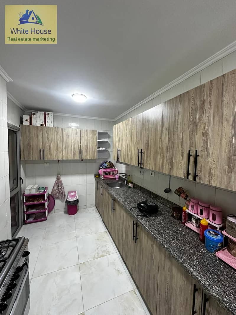 10 f9b4cebd-aa0b-4dad-bd44-ccf415f8f6ac. jpg