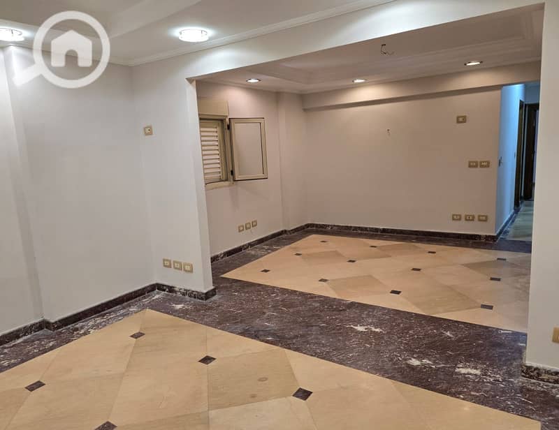 4 8abda37e-fd88-4d16-9a8b-d60e09630f5f. jpg