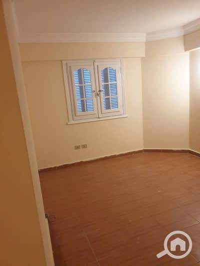 شقة 3 غرف نوم للايجار في سموحة، الإسكندرية - 584432679_1203628215148575_2727617664658398808_n. jpg