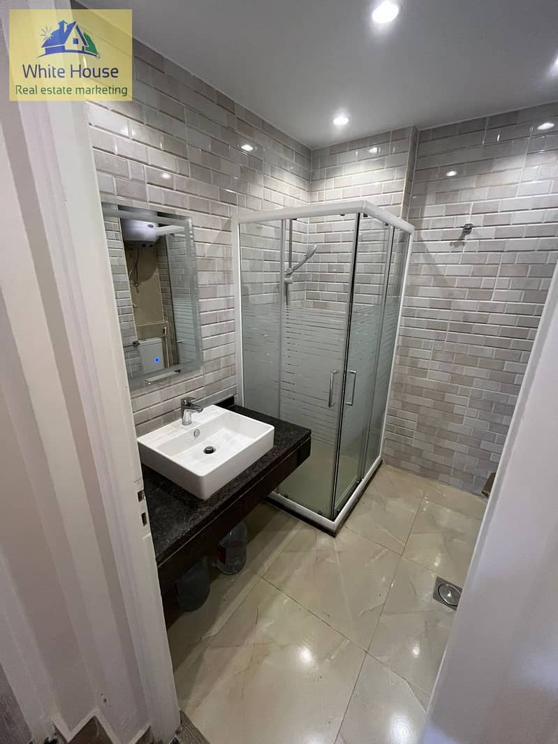 7 75c6eb8c-bc98-4328-99c6-a0079043e09a. jpg