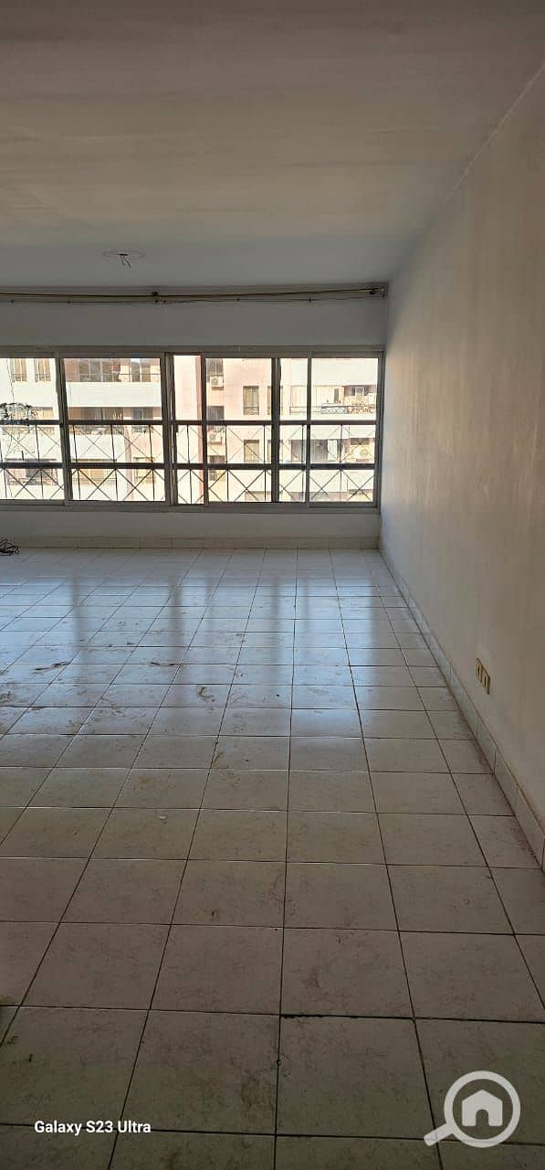 2 3334aac9-ae74-4663-b363-a4d12cf588ce. jpeg