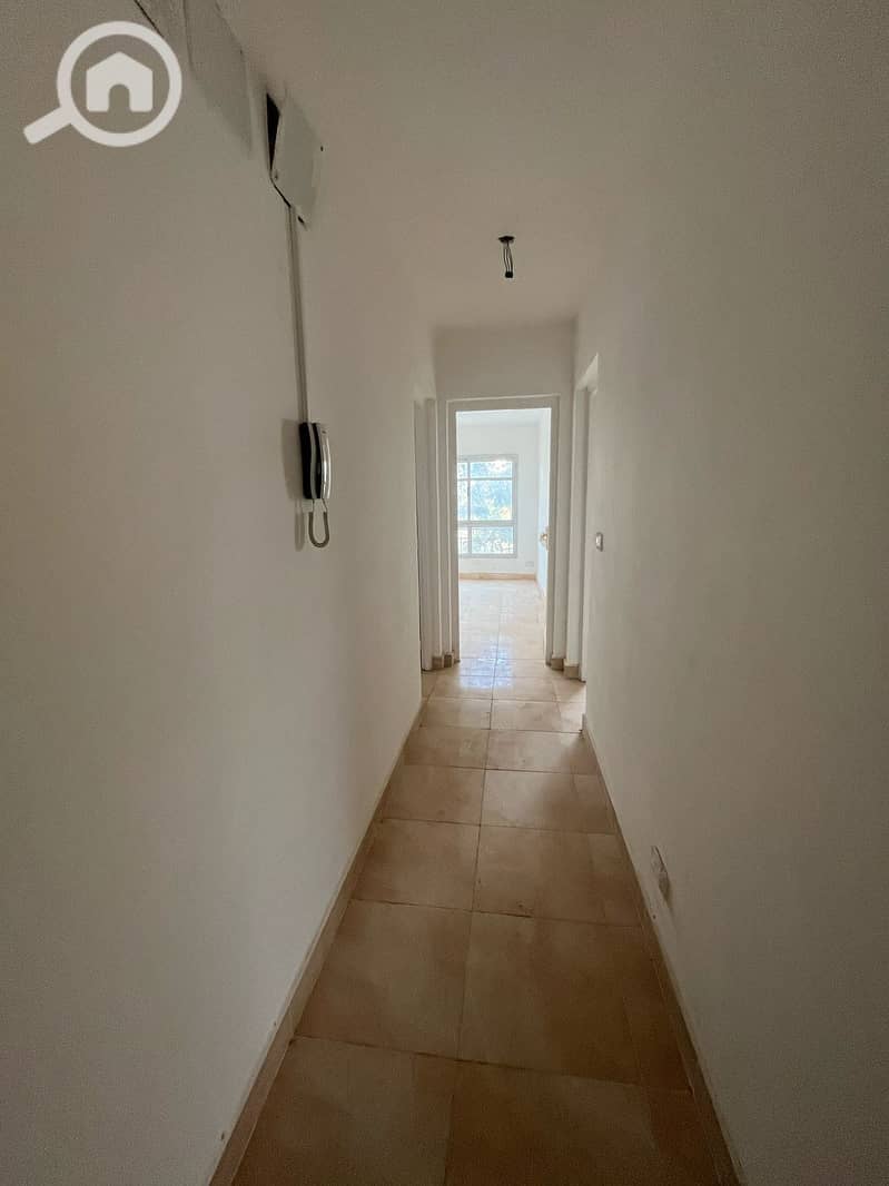 4 b3e71212-e0cd-490d-9dee-5a19893d6c3b. jpeg