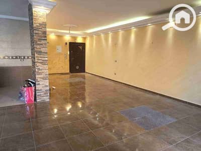 شقة 2 غرفة نوم للايجار في الشيخ زايد، الجيزة - IMG-20250508-WA0038(1). jpg