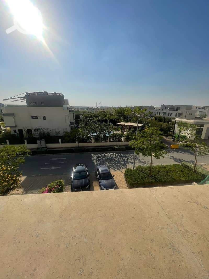 1000727061. jpg 1000727061. jpg