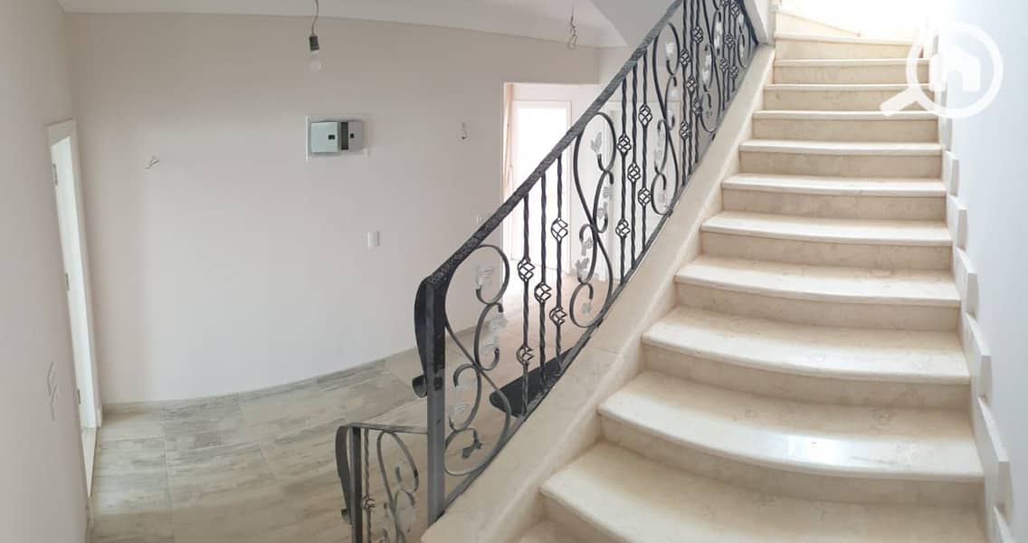 8 c4287463-e96a-427e-80ad-77a8ae7865f5. jpg