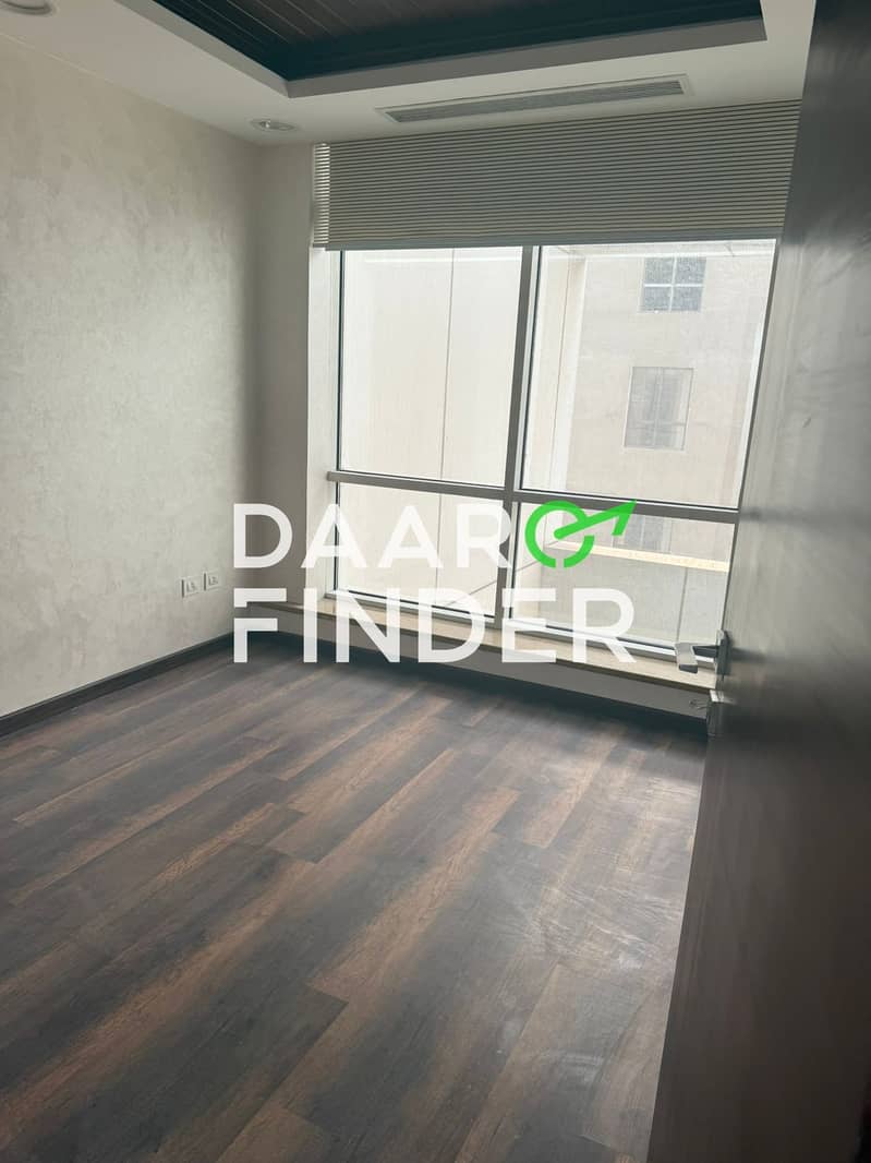 11 8057cf09-1962-4741-9d55-77ffb225c9db. jpg