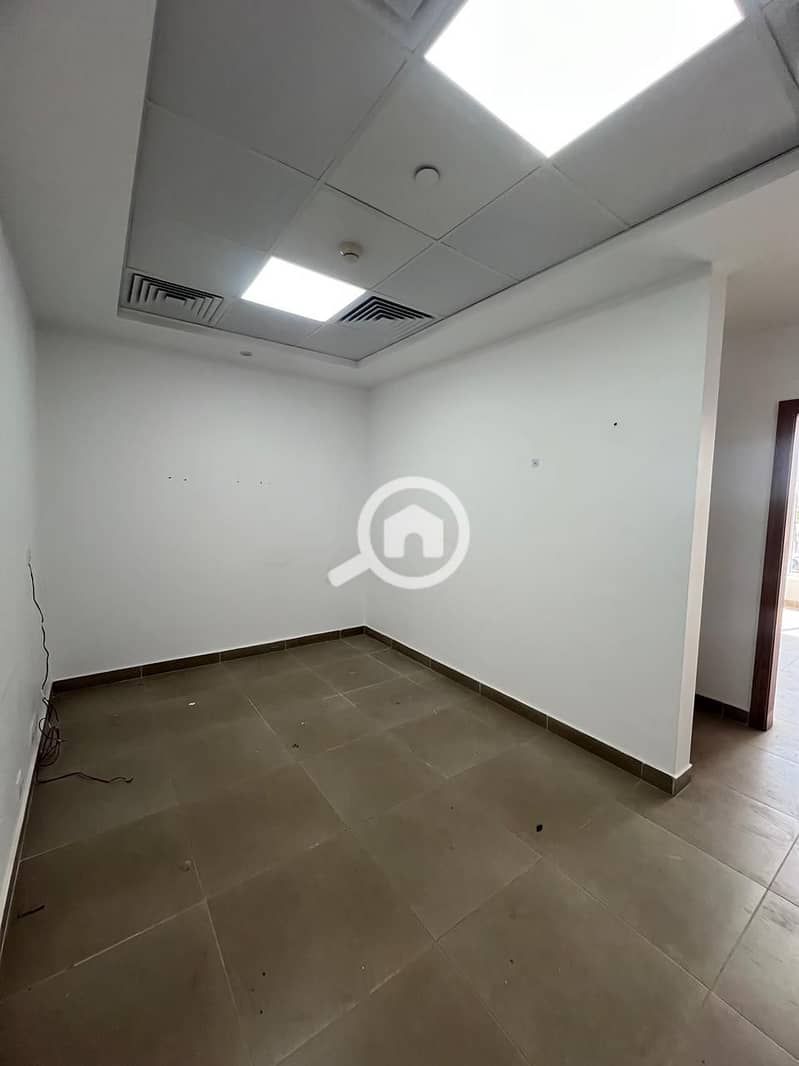 2 WhatsApp Image 2025-11-26 at 15.10. 35_22ba66f4. jpg