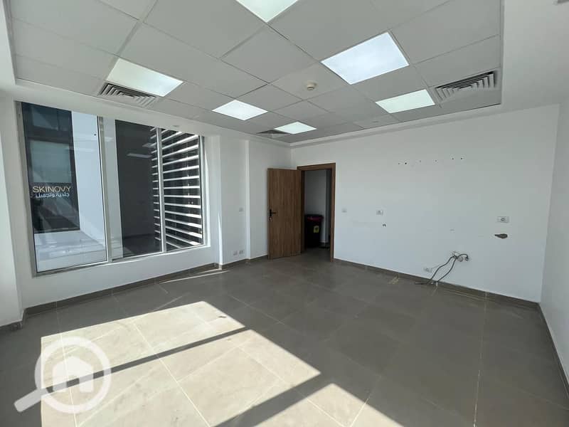 5 WhatsApp Image 2025-11-26 at 15.10. 35_d978401f. jpg