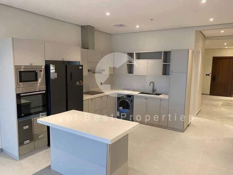 4 cd4d4c85-7f84-4154-a99d-ddad9d4e4a1b. jpeg