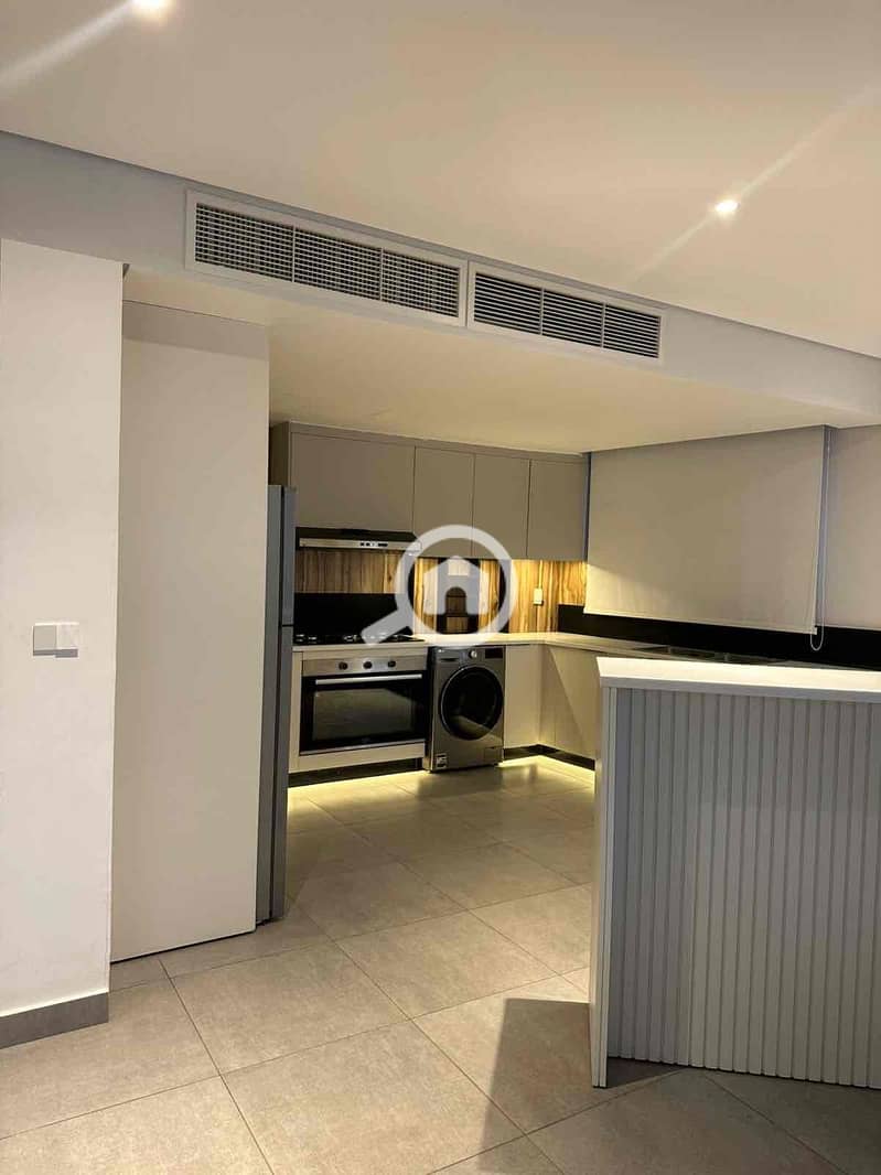 4 39714df2-f61c-490b-928c-1d7da2f4eb89. jpg