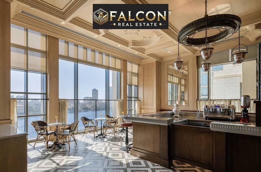 9 caixr-cafe-bar-4602-hor-clsc. jpg