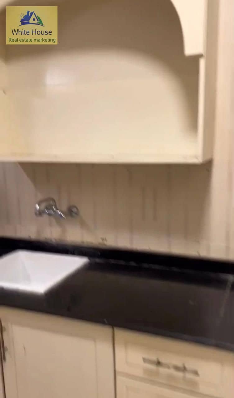 9 ad041ea8-3f80-4cbf-9e2f-de7a52b6fb37. jpg