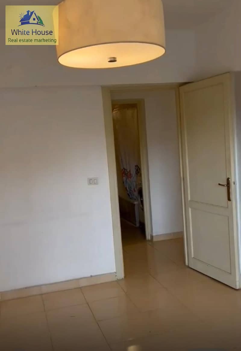 11 d14648dc-8911-44f0-a2c0-6b0f789e8ff0. jpg