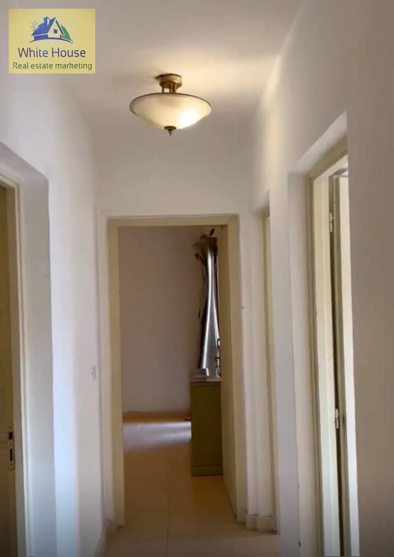 12 e5298f12-5df2-4b44-8f30-7fb22ff3a182. jpg