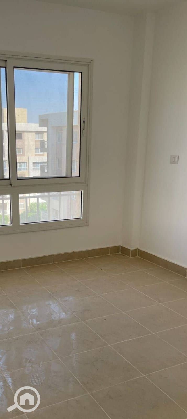 4 a3fc9b40-7f0d-4f7b-85aa-bdf094faa1fd. jpeg