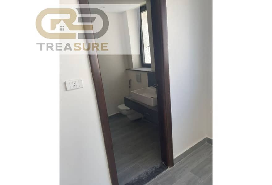 6 7791f658-ea95-46d7-a017-83fc96258757. jpg