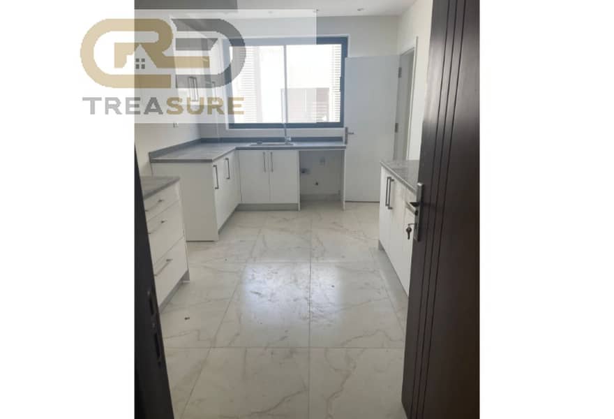 12 3f53b15c-9f6e-4225-b023-7ab055dc784e. jpg