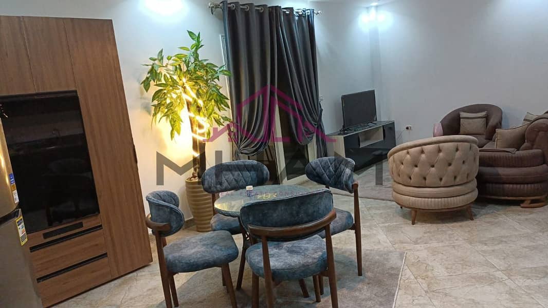 2 photo_5789884896384846664_y. jpg