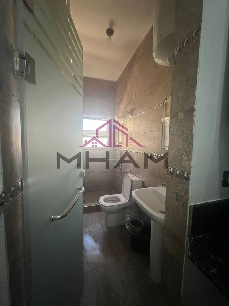 5 photo_5789884896384846665_y. jpg