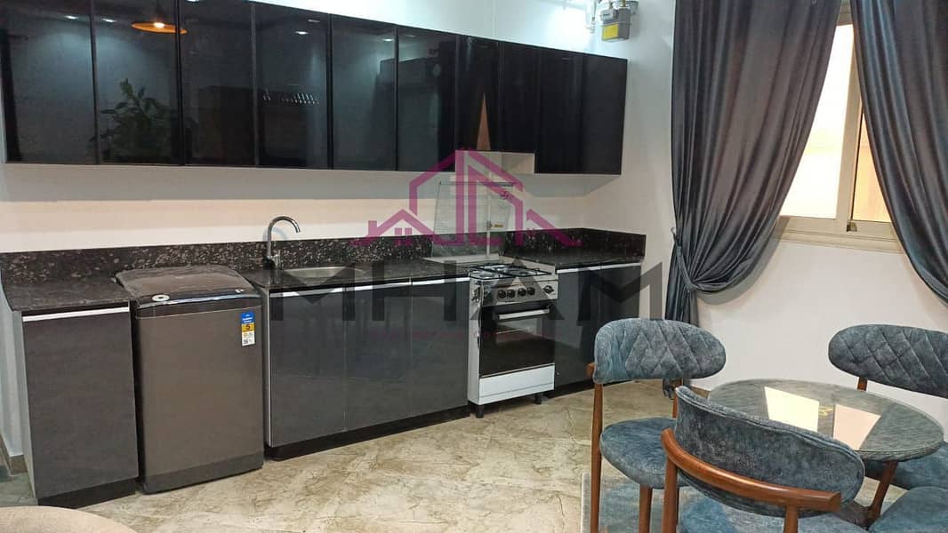 11 photo_5789884896384846674_y. jpg