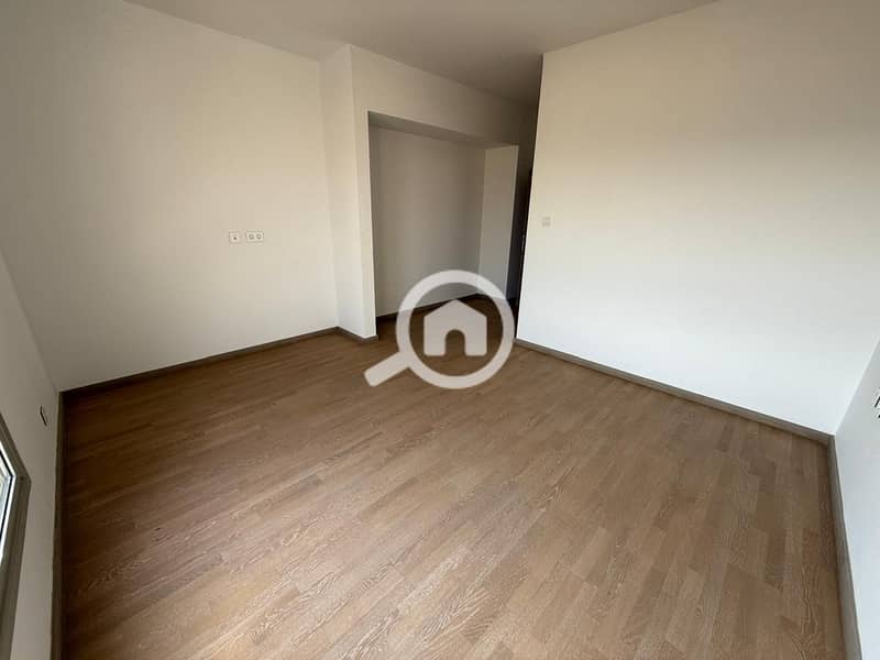 6 42fe7740-ae77-413c-9081-d74a9d47b98a. jpg