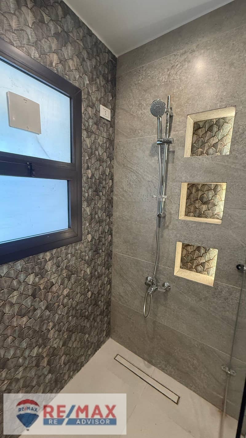 12 5825416361960737882. jpg