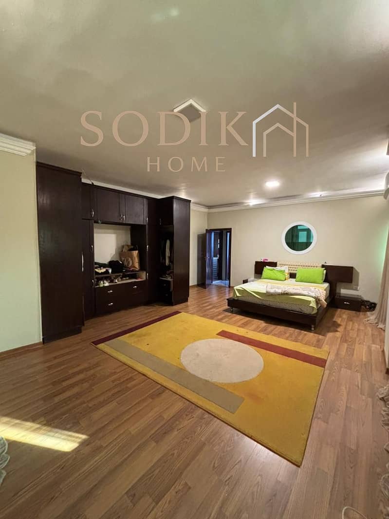 2 87cf1fd9-96f0-4966-9d77-aef6634a09b8. jpg