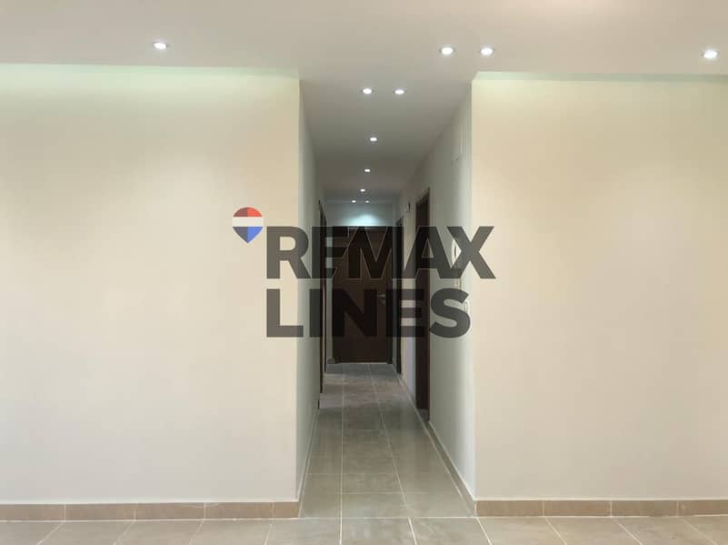 8 30518be9-f82b-490c-811a-3844583d0aa9. jpg