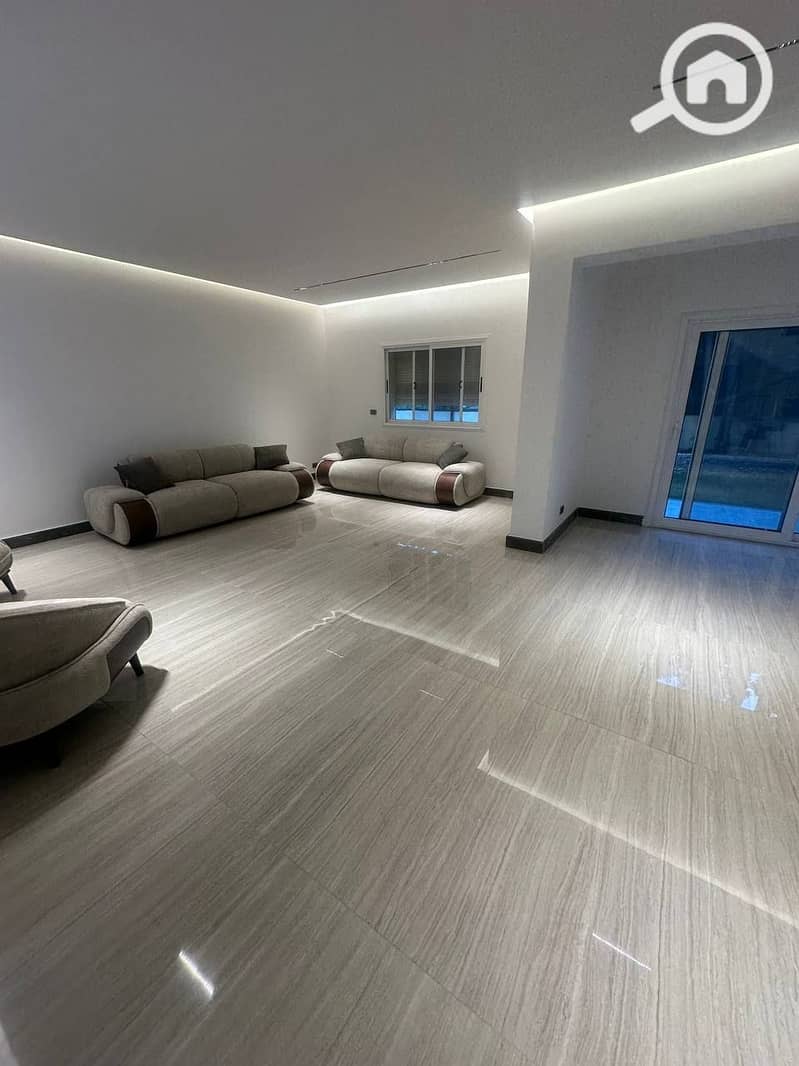 12 b8abc4a0-dd6f-4cb7-ad2f-08c10e36259e. jpg