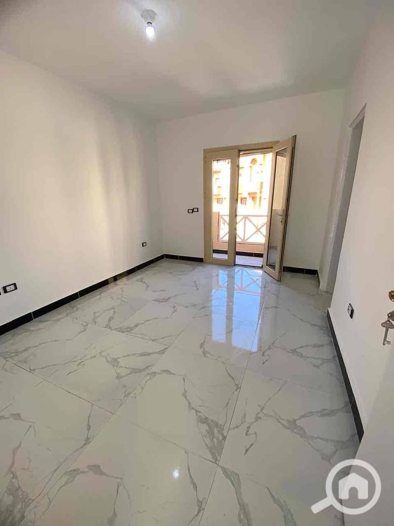 12 e16f6cfe-43fd-49be-ba81-998f6ec927fe. jpg