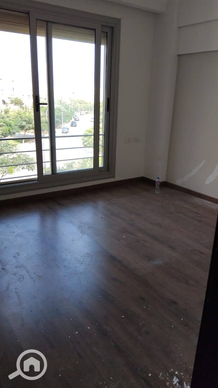 12 WhatsApp Image 2025-11-26 at 12.40. 39_11768cc9. jpg