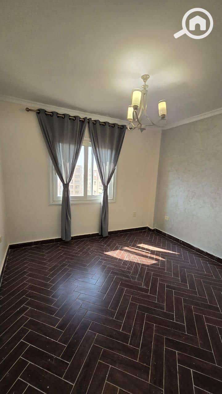 5 2ae6f3b8-7663-4270-b6ee-e0a96e8180cb. jpeg