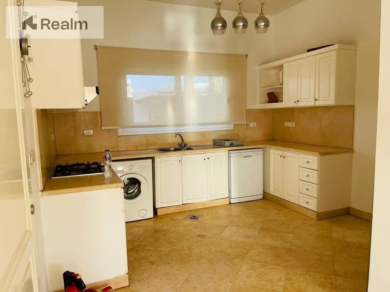 8 WhatsApp Image 2025-08-15 at 16.38. 47_05371db8. jpg