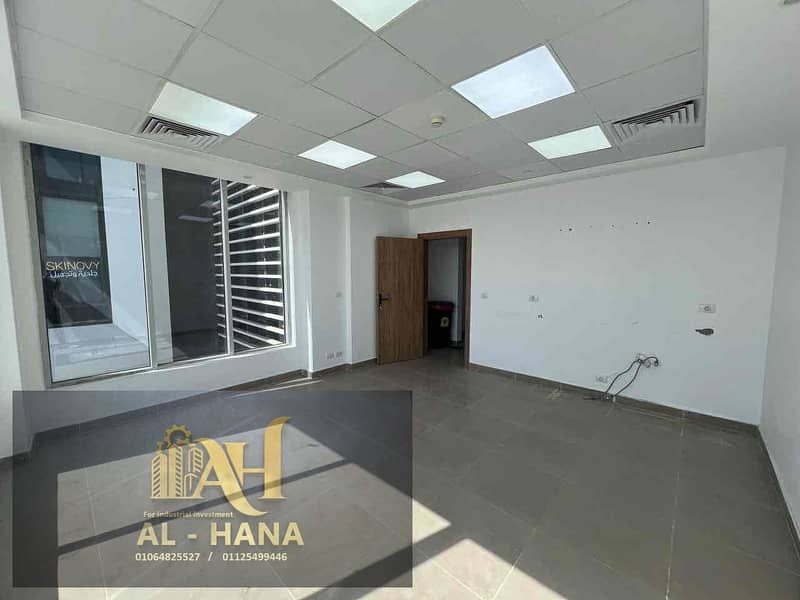 2 9c0c6cb1-a64b-41b3-94e6-18a28aca9544. jpg