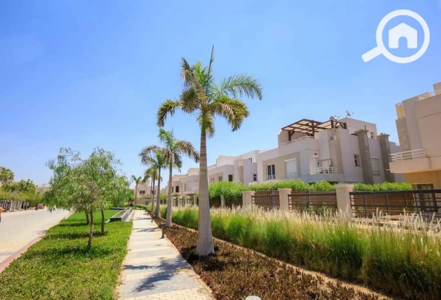 2 8235065-12a96o. JPG