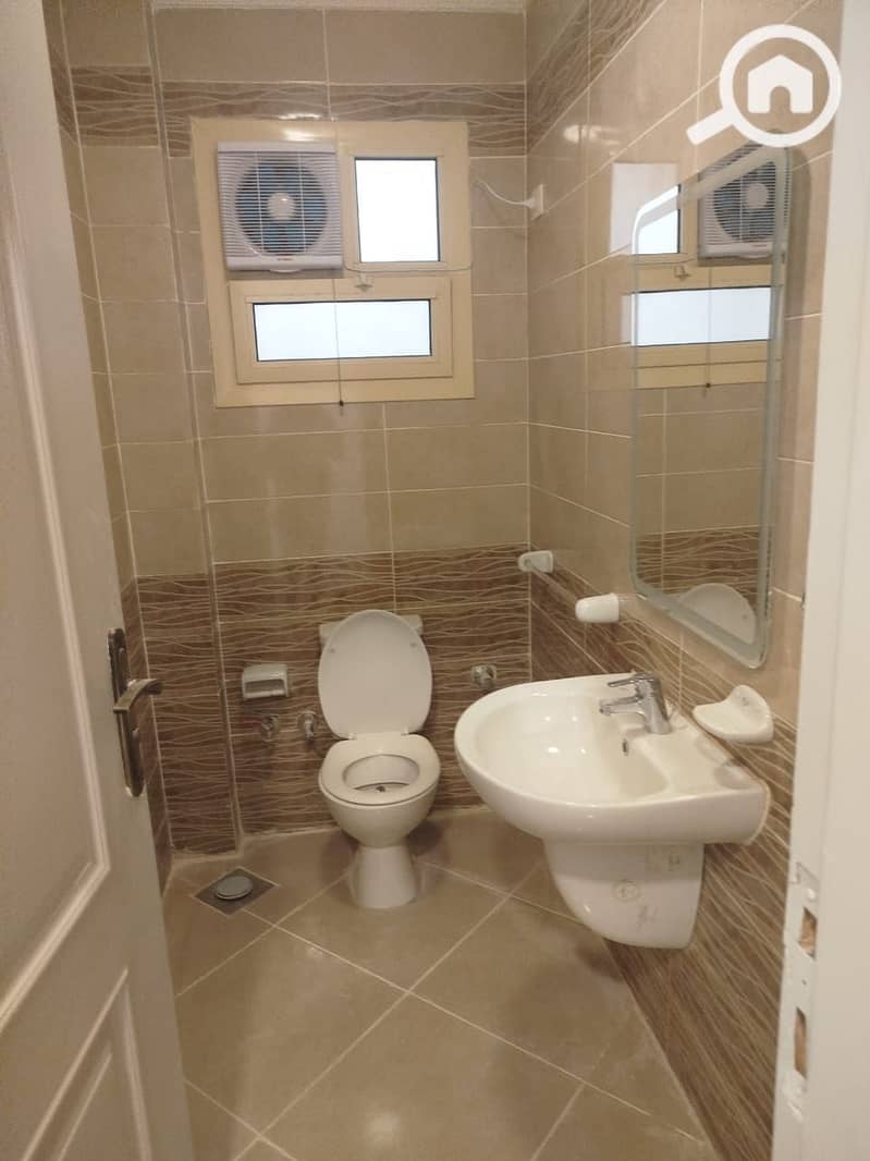 8 a045f0a3-55e3-49ea-87ab-0723f4b51b57. jpg