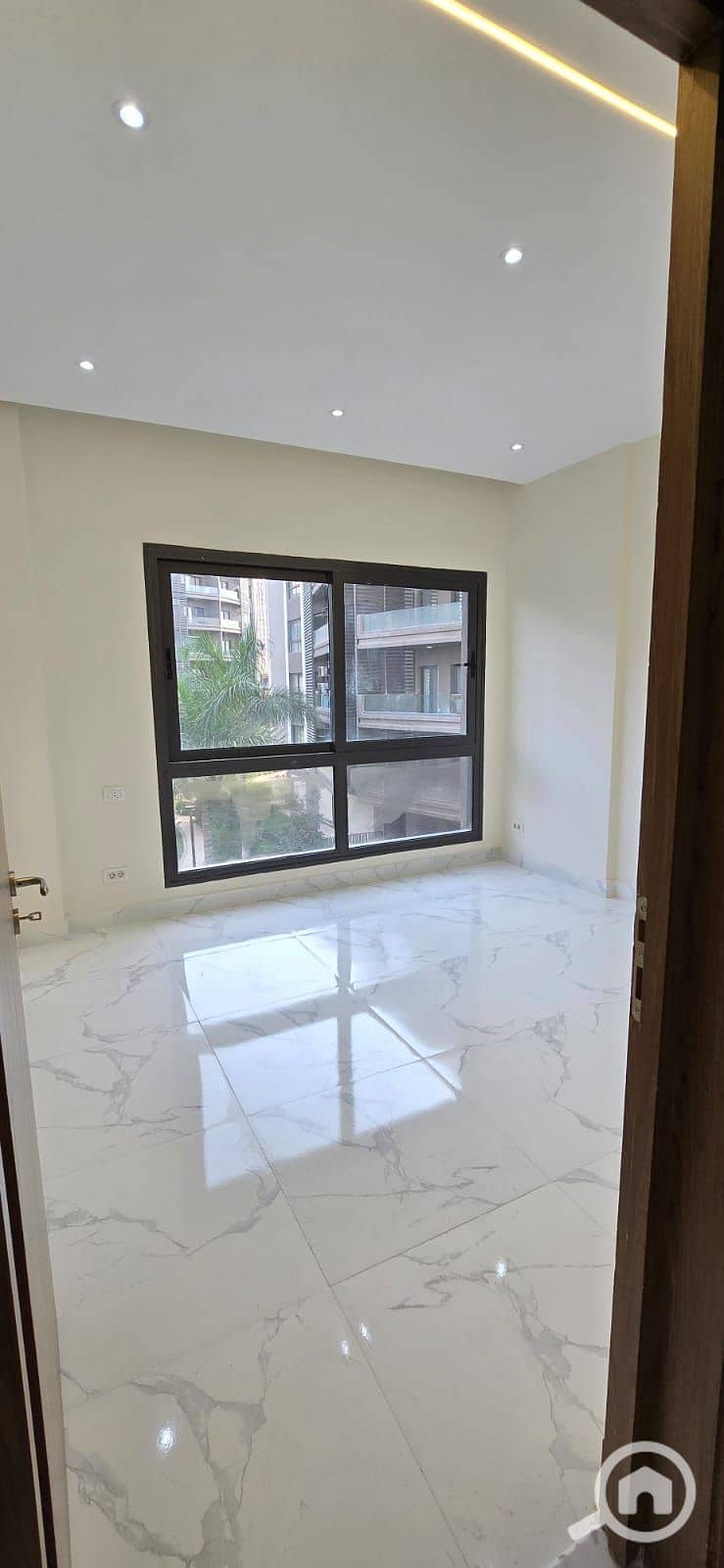 8 c2dc5ce6-29aa-4917-b843-150ace647f5c. jpg