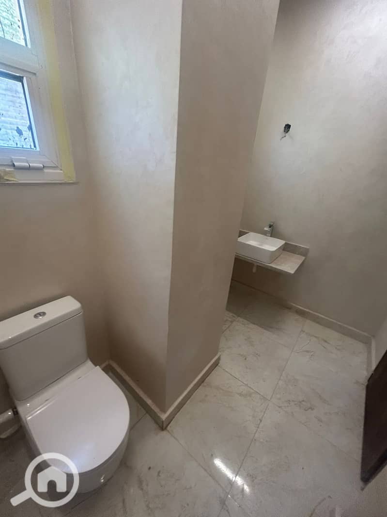 7 940a32f8-c168-4160-9179-5524b74ad2d4. jpeg