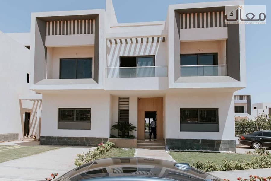 8 4157d591-0e35-41ab-88b2-d2f1cfd1bb45. jpg