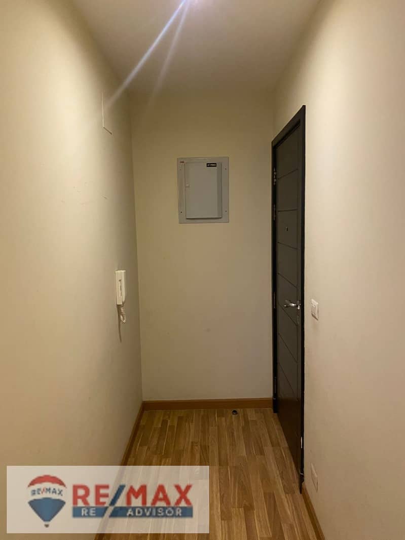 4 WhatsApp Image 2025-09-28 at 9.12. 15 PM (1). jpeg